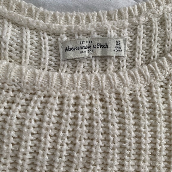 Abercrombie & Fitch Beige Cropped Knit Sweater - Picture 2 of 4